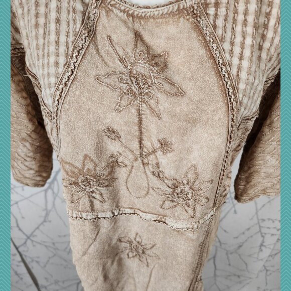 Papaya Moon Beige Floral Embroidered Loose Fit Maxi Dress - Picture 2 of 6